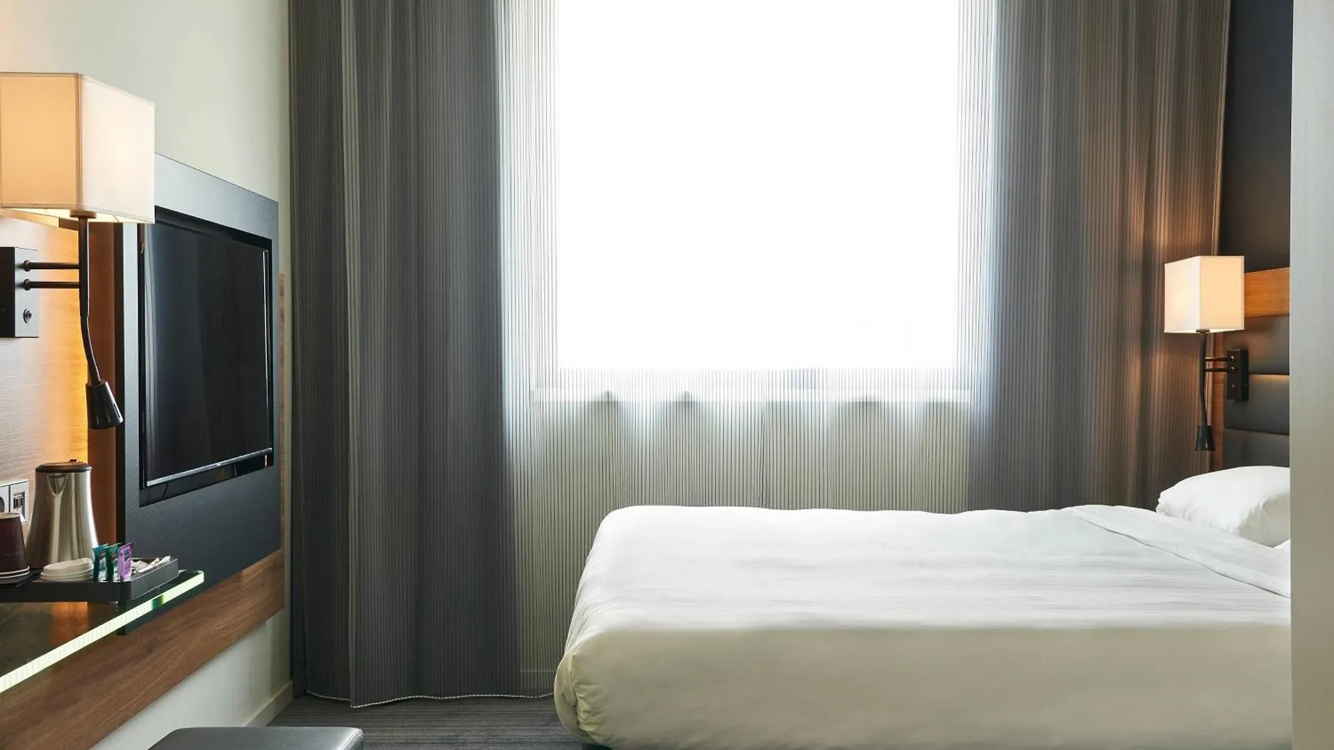 Moxy Edinburgh Airport Hotel Ingliston