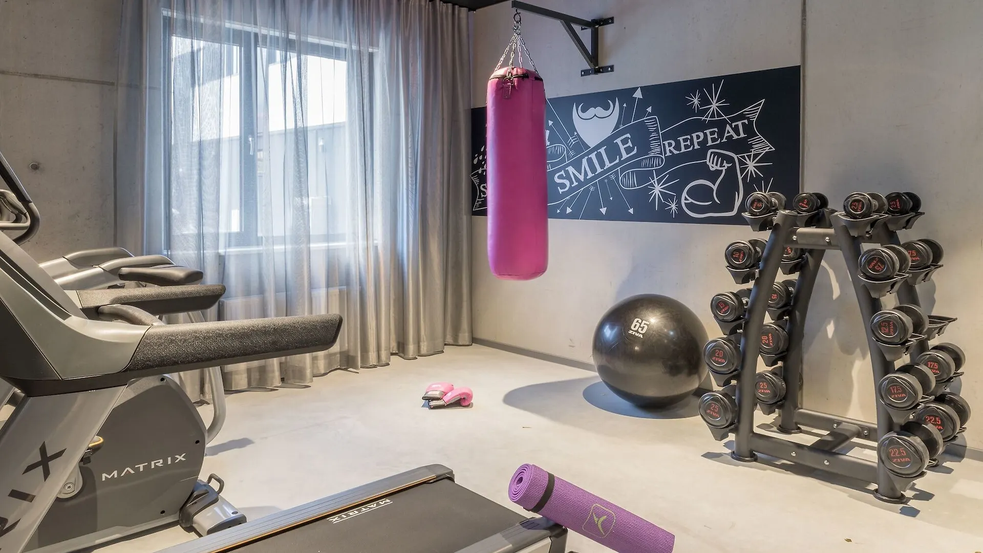 Moxy Edinburgh Airport Hotel Ingliston 3*,
